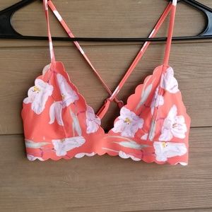 😍☀️H&M brand new bikini top floral ** NWOT *😍☀️⛱